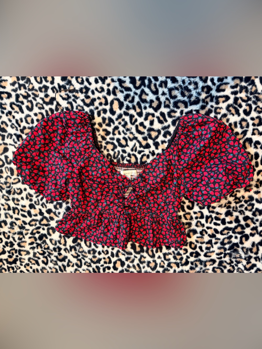 Red Puff Sleeve strawberry-Print Crop Top